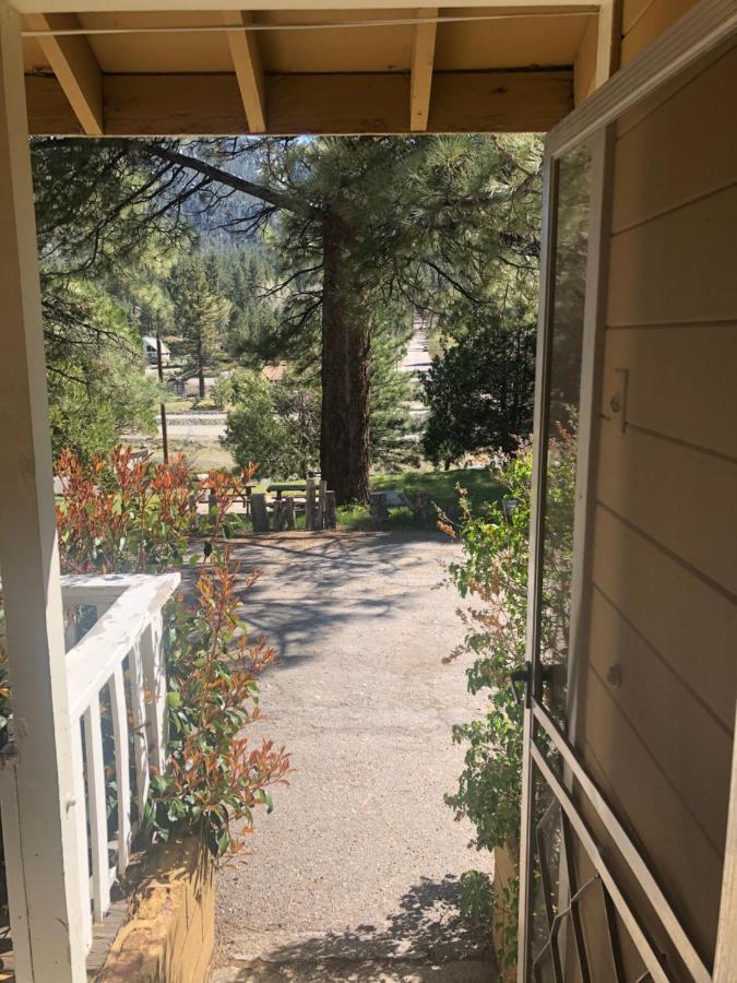 Mountain View Cabins Wrightwood Bagian luar foto