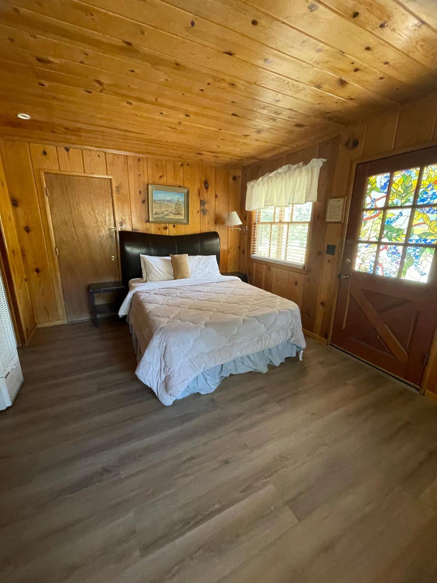Mountain View Cabins Wrightwood Bagian luar foto